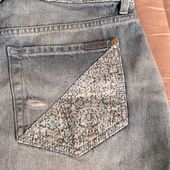 7 For All ManKind Patched Monroe shorts - Picture 3 of 11